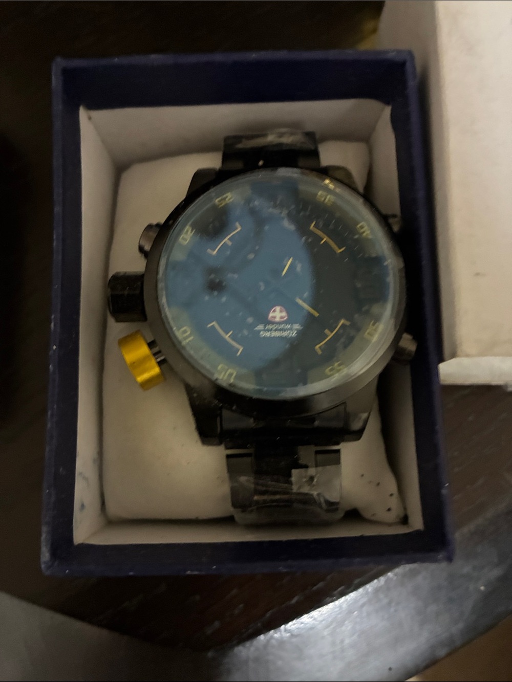 Men's Watch - Picture 3 of 4